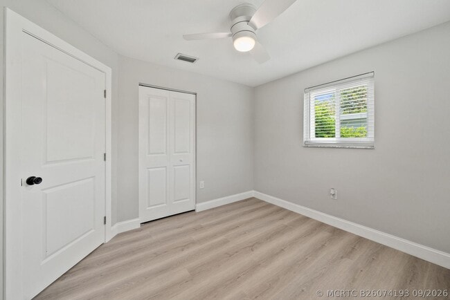Building Photo - 2071 W Carol Cir