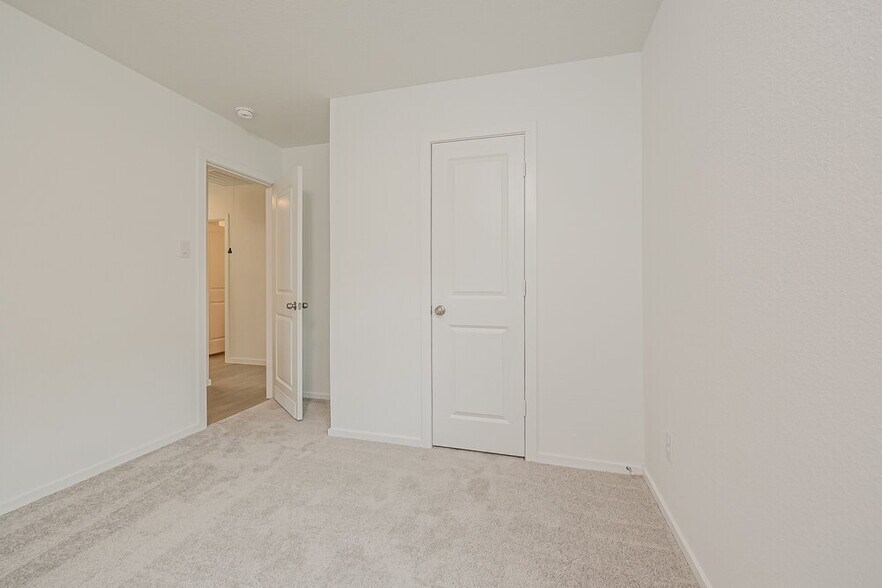 Building Photo - 621 Craven St