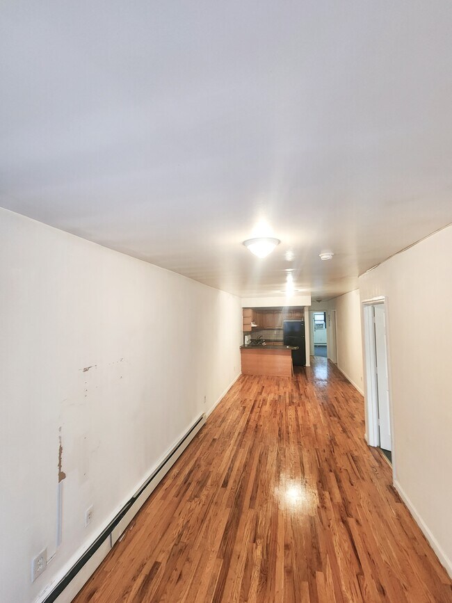 Building Photo - 2402 Dean St