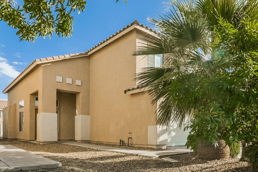 Building Photo - 2712 Morning Break Ct