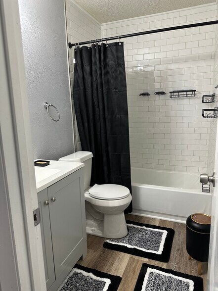 Full Shared Bathroom - 8302 Woodview Dr E