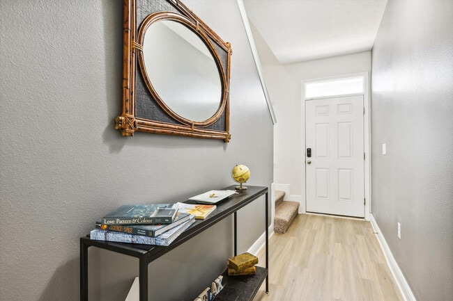 Building Photo - 7664 Shadow Lake Dr