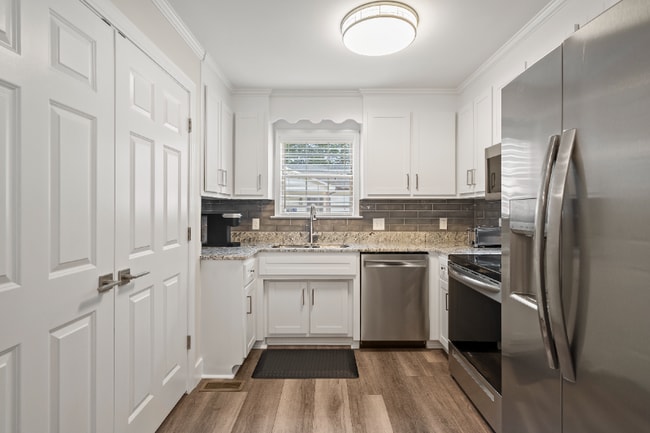 Building Photo - 4 Amherst Ave