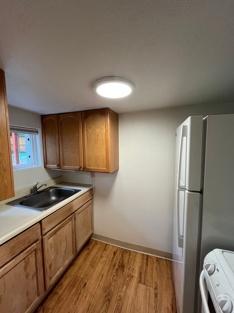 Building Photo - 934 8th St