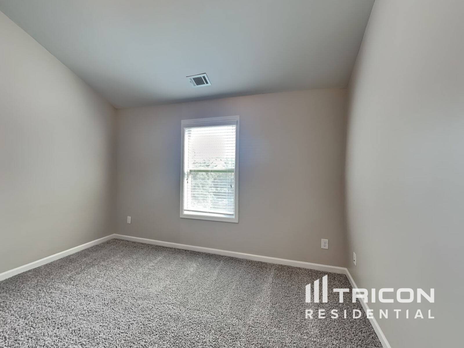 Building Photo - 4609 Sierra Creek Dr NE
