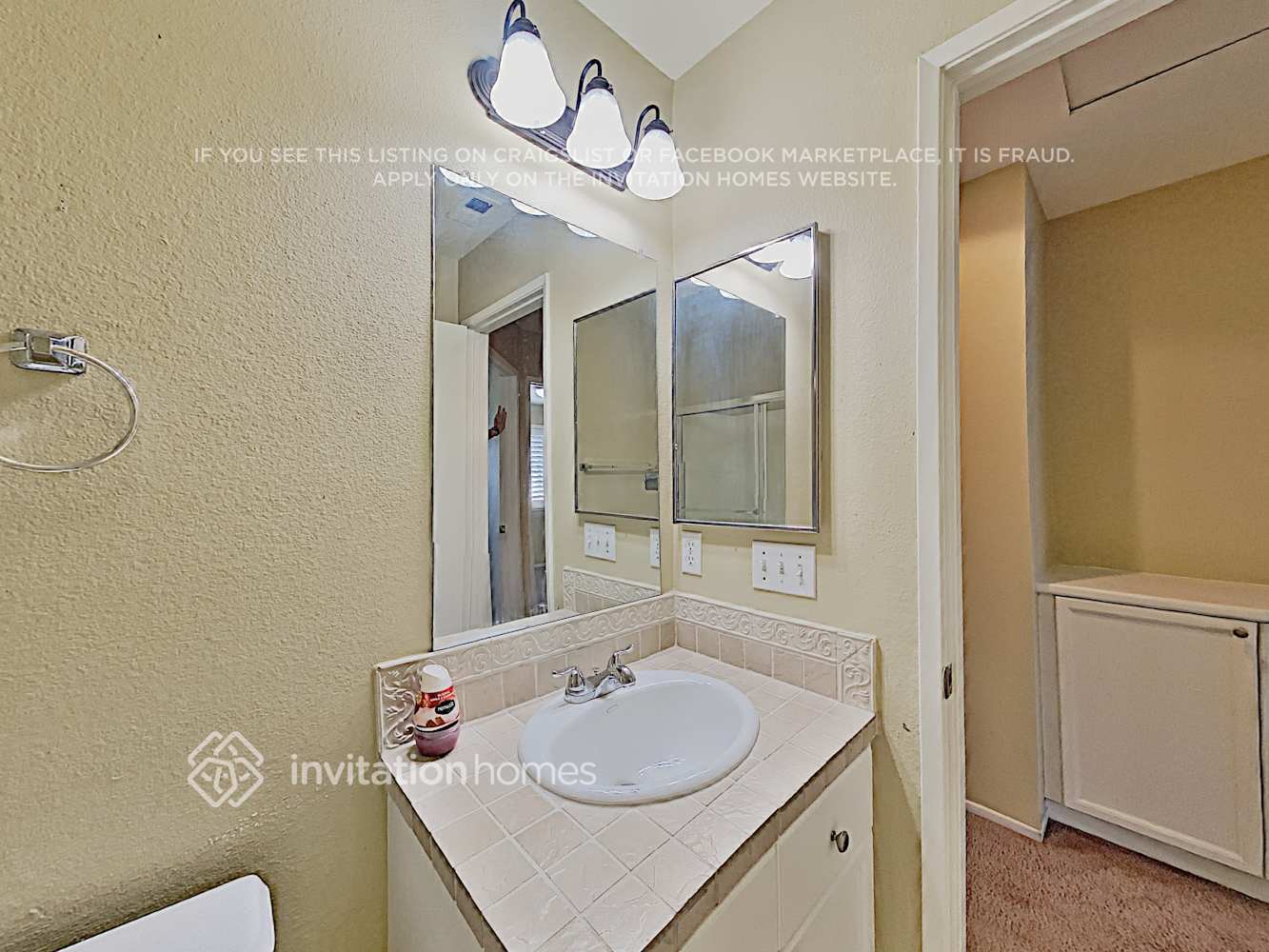 Building Photo - 892 Pathfinder Way