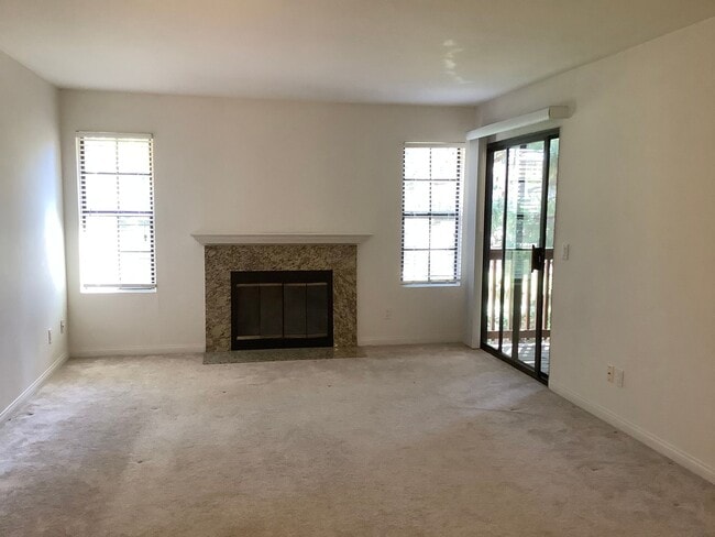 Building Photo - 2 Bedroom Condo in the Il Palio Community of Rancho Bernardo