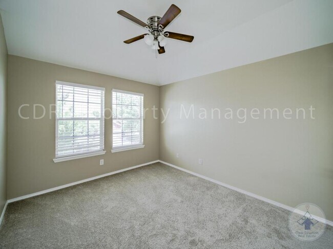 Building Photo - 4016 Summerhill Ln