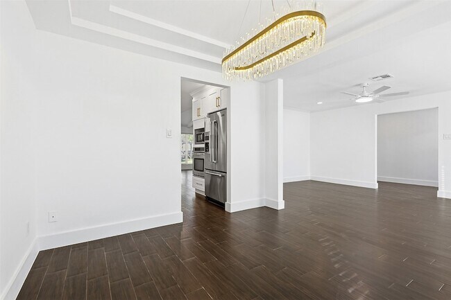 Building Photo - 2410 Del Norte St