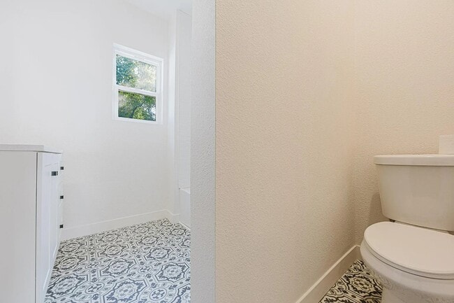 Building Photo - South University Drive