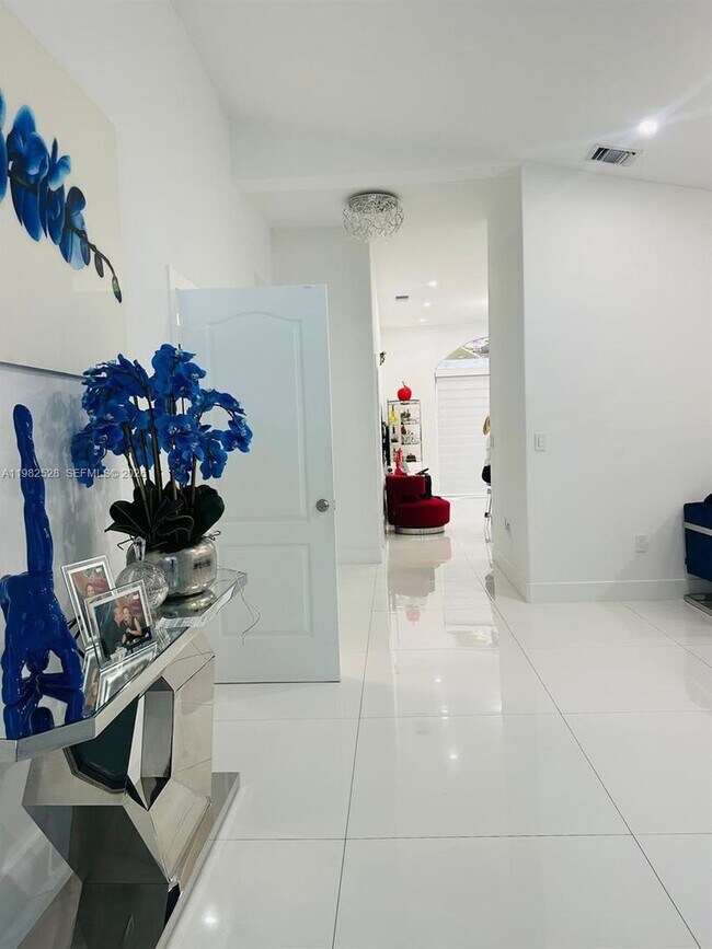 Building Photo - 3482 SW 152nd Pl