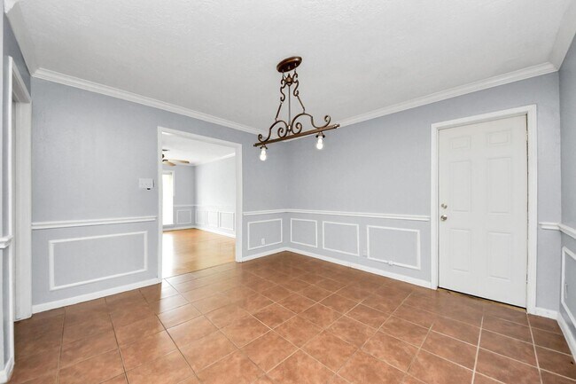 Building Photo - Charming and well-maintained home in the heart of Pasadena!