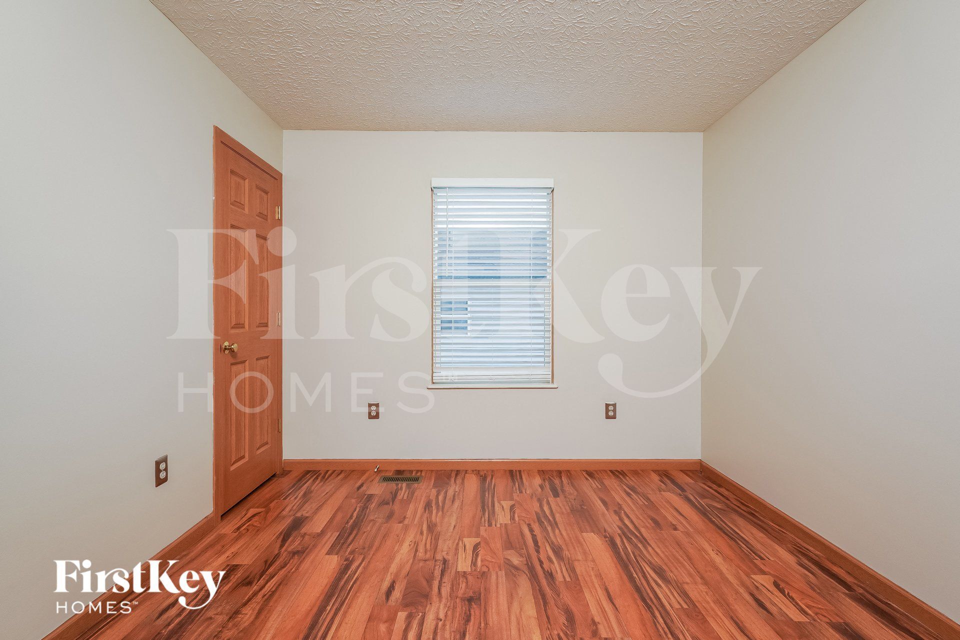 Building Photo - 426 Flat River St