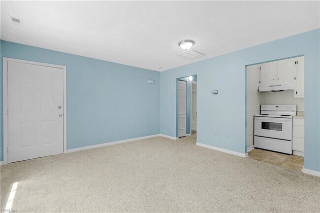 Building Photo - 6661 Cedar Lake Dr
