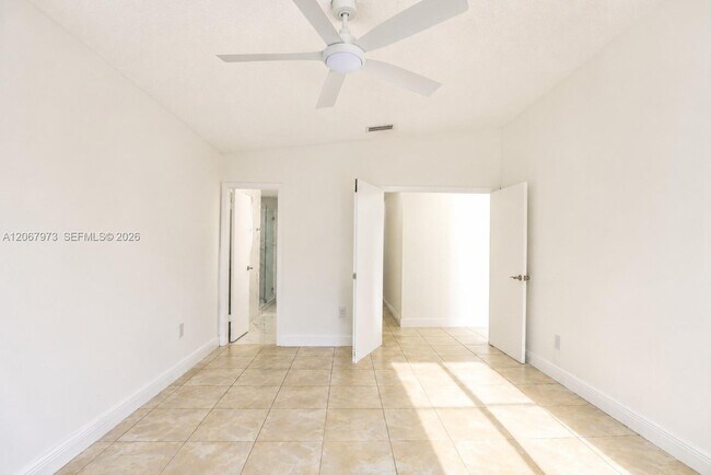 Building Photo - 15428 SW 50th Terrace