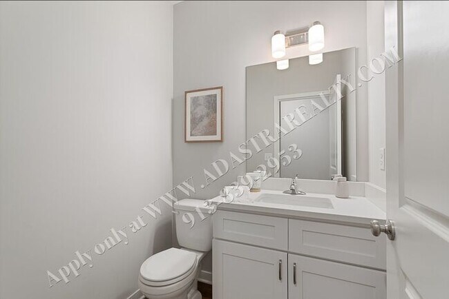 Building Photo - Brand New!! Townhome 3 Bed 2.5 Bath in Ola...