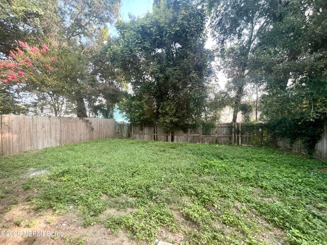 Building Photo - 7329 Lawn Tennis Ln