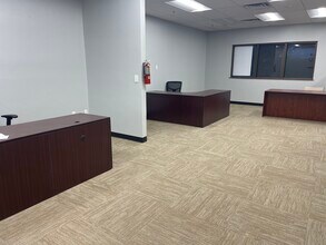 Building Photo - Starbucks & Kitsap Bank Plaza Suite 120