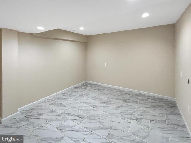 Building Photo - 19634 Club Lake Rd