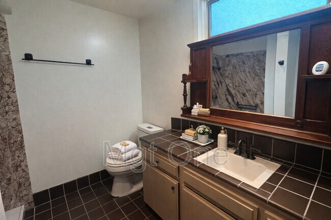 Building Photo - 2944 McAllister St