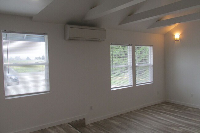 Building Photo - 3 Bedroom House in Mount Vernon