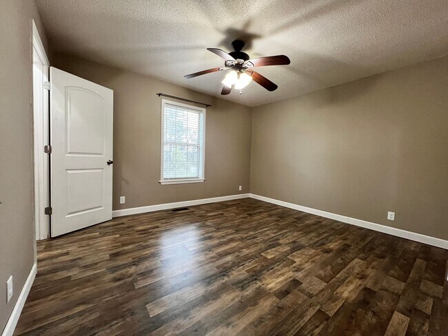 Building Photo - 895 Marion Anderson Rd