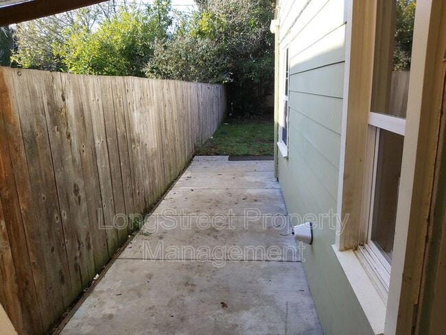 Building Photo - 624 NW 19th