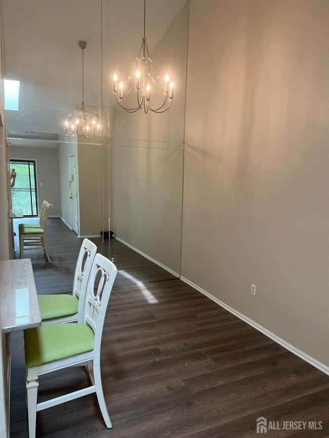 Building Photo - 319 Bromley Pl