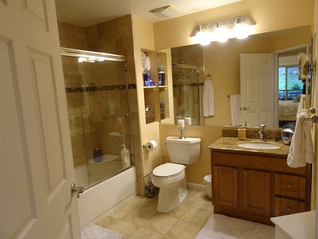 Building Photo - 320 Caldecott Ln