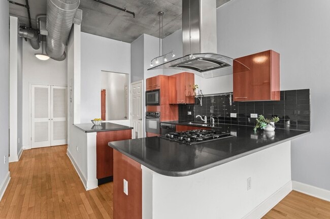 Building Photo - 3820 Roswell Rd NE