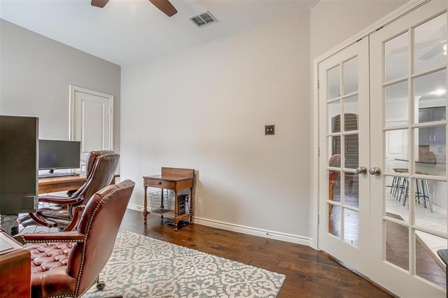 Building Photo - 13704 Southern Oaks Dr