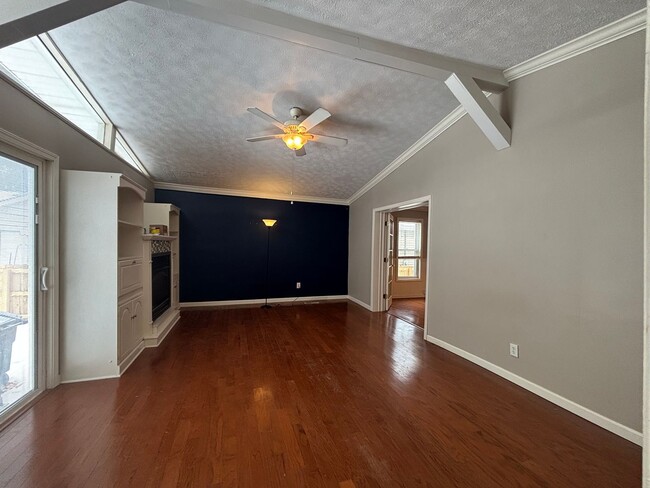 Building Photo - Charming 3 Bed Bungalow