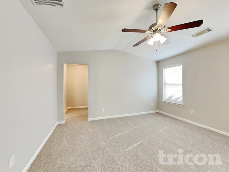 Building Photo - 121 Pristine Dr