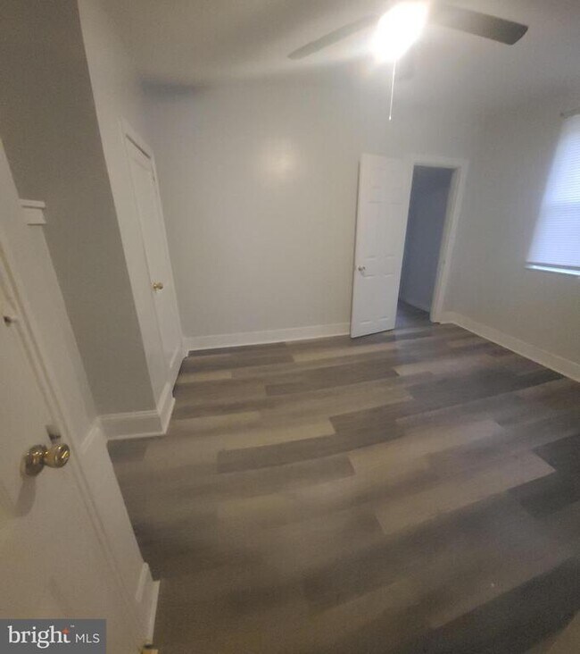 Building Photo - 229 N 9th St