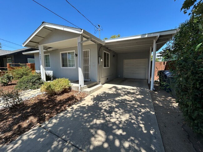 Building Photo - 4607 11th Ave
