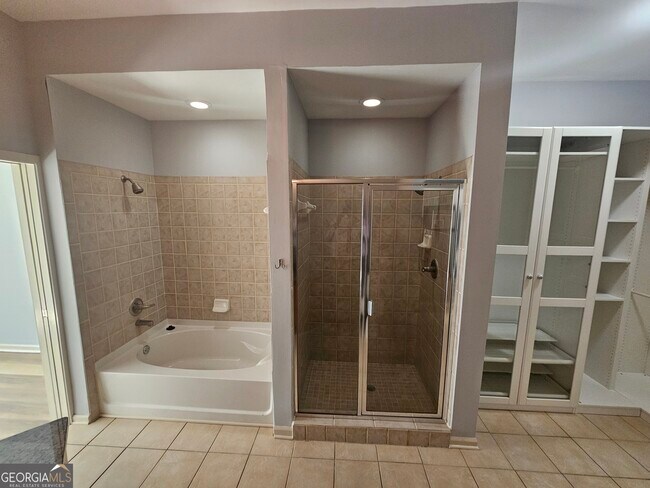 Building Photo - 5300 Peachtree Rd