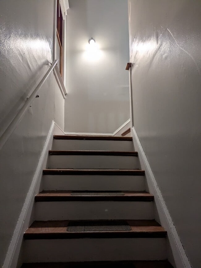 Building Photo - 449 New Britain Ave