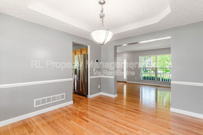 Building Photo - 5551 Ainsley Dr