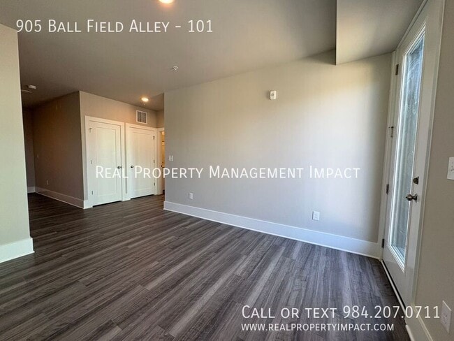 Building Photo - 112 Byrum St