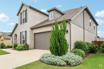 Building Photo - 1329 Stoneleigh Pl