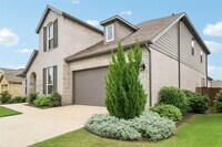 Building Photo - 1329 Stoneleigh Pl