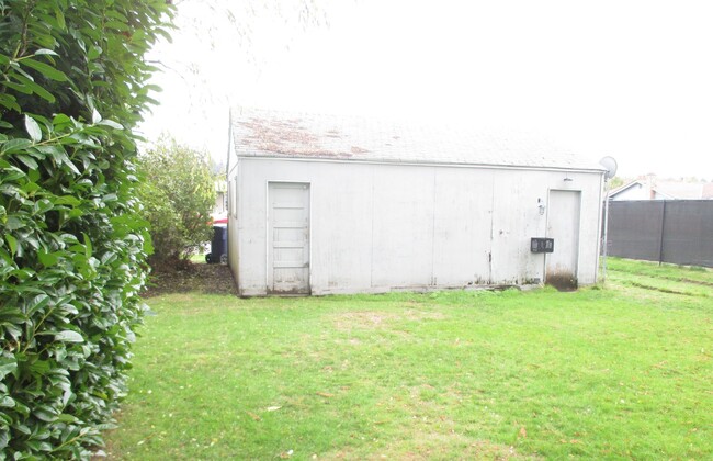 Building Photo - Molz-6409/11
