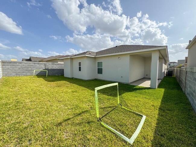 Building Photo - 1421 Eagles Ln