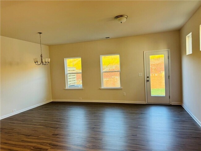 Building Photo - 217 Dupont Dr