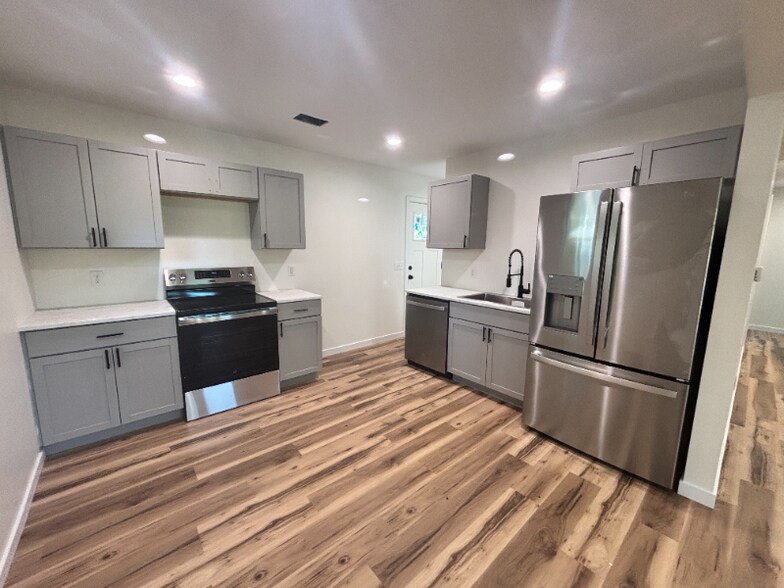 Building Photo - 3651 S 9th St