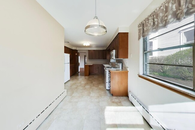 Building Photo - 545 Thatcher Ave