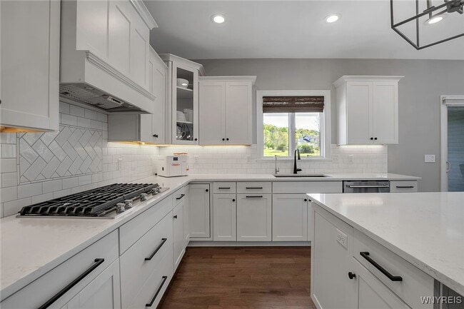 Building Photo - 5330 Holly Glen Ct