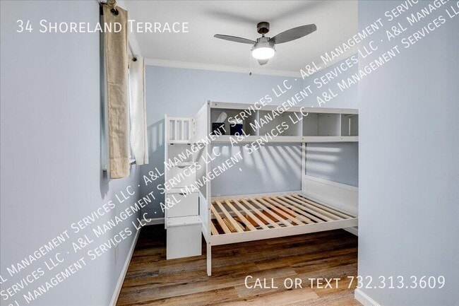 Building Photo - 34 Shoreland Terrace