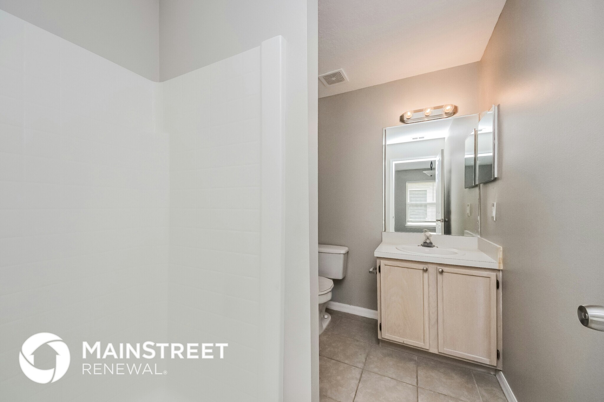 Building Photo - 17401 Silver Creek Ct