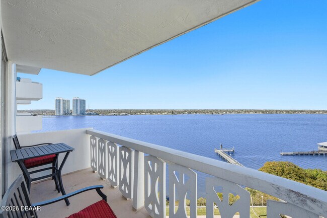 Building Photo - 925 N Halifax Ave